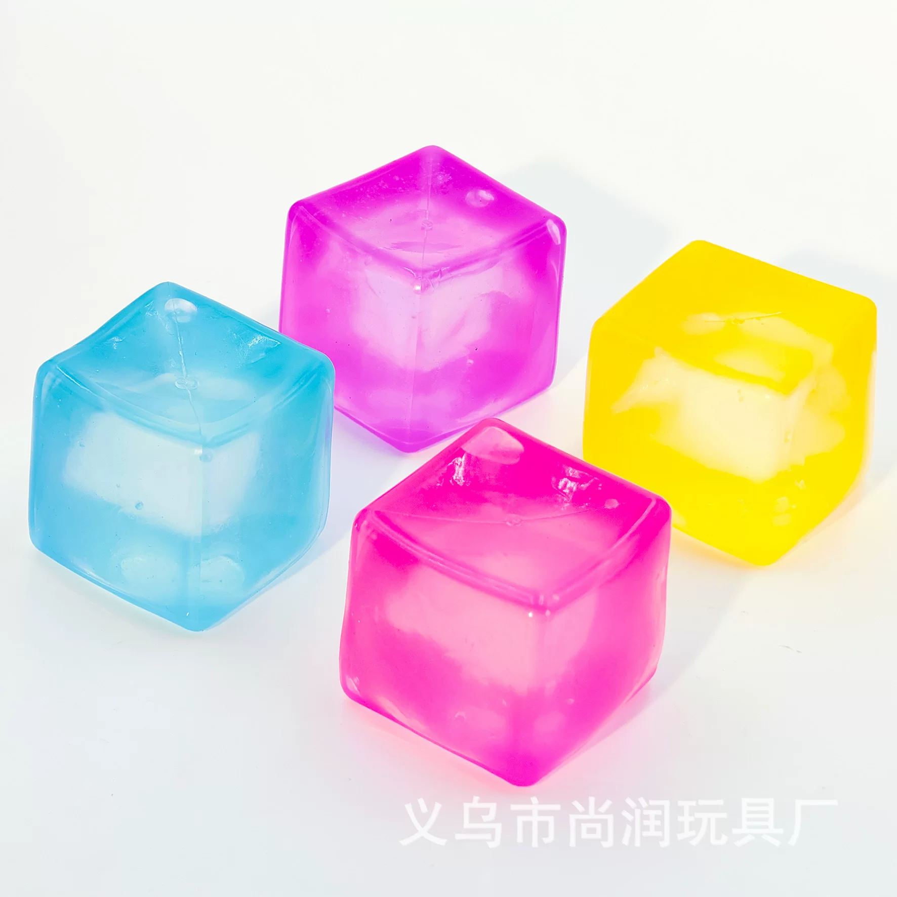 New ice cube maltose decompression toy, cube-shaped maltose, squeezable and enjoyable for stress relief